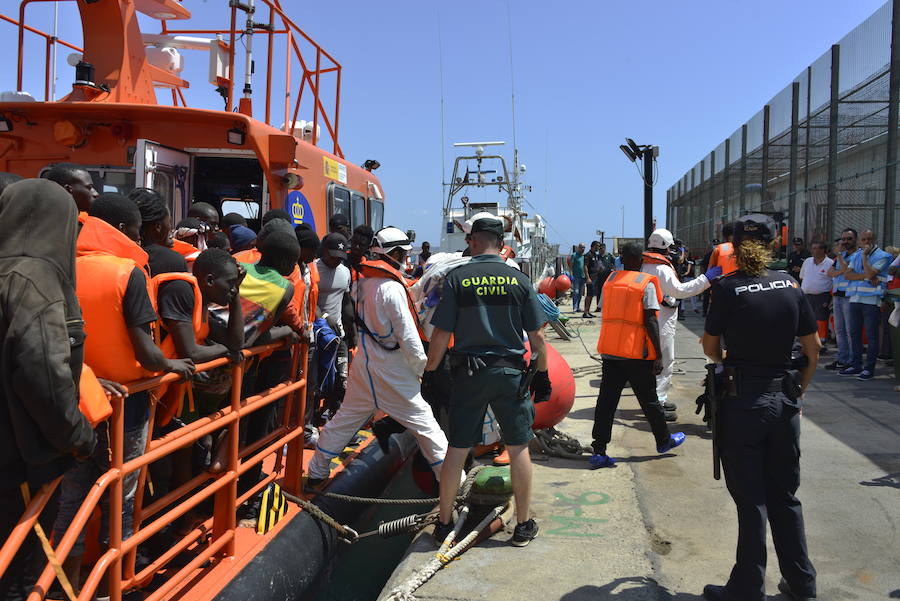 Ayer llegaron 95 personas en dos pateras que fueron atentidas en el Centro de Atención Temporal de Extranjeros