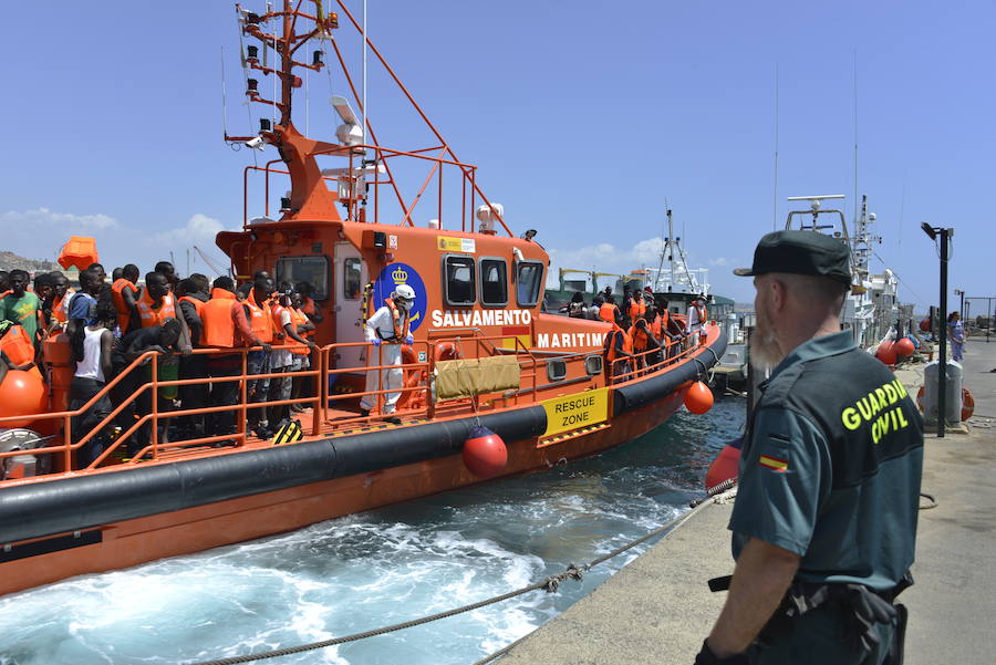 Ayer llegaron 95 personas en dos pateras que fueron atentidas en el Centro de Atención Temporal de Extranjeros