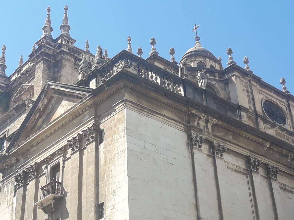 ¿Te habías dado cuenta de estos detalles de la fachada de la catedral? 
