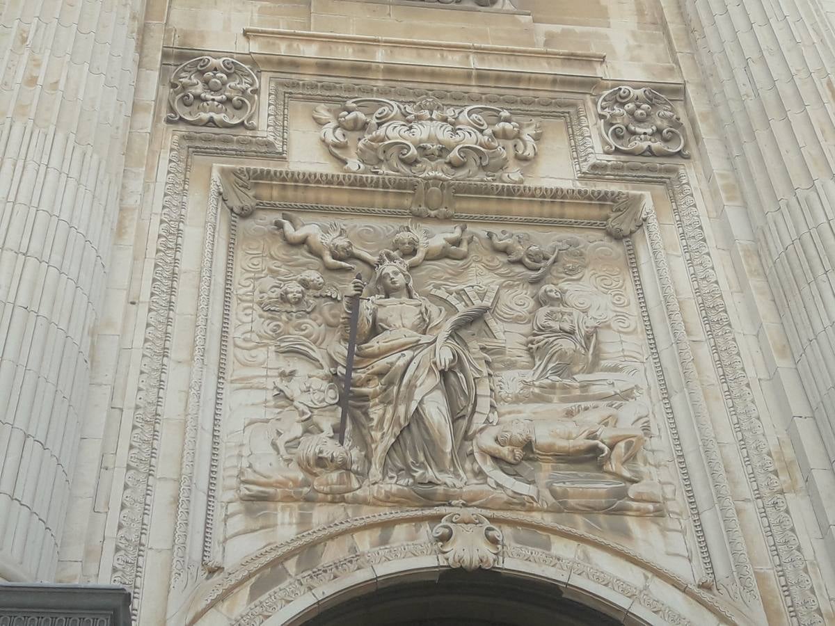 ¿Te habías dado cuenta de estos detalles de la fachada de la catedral? 