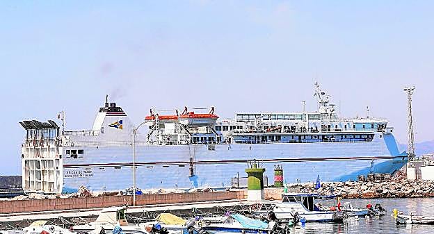 El Volcán de Tauce es el barco que opera actualmente la línea entre Melilla y Motril.