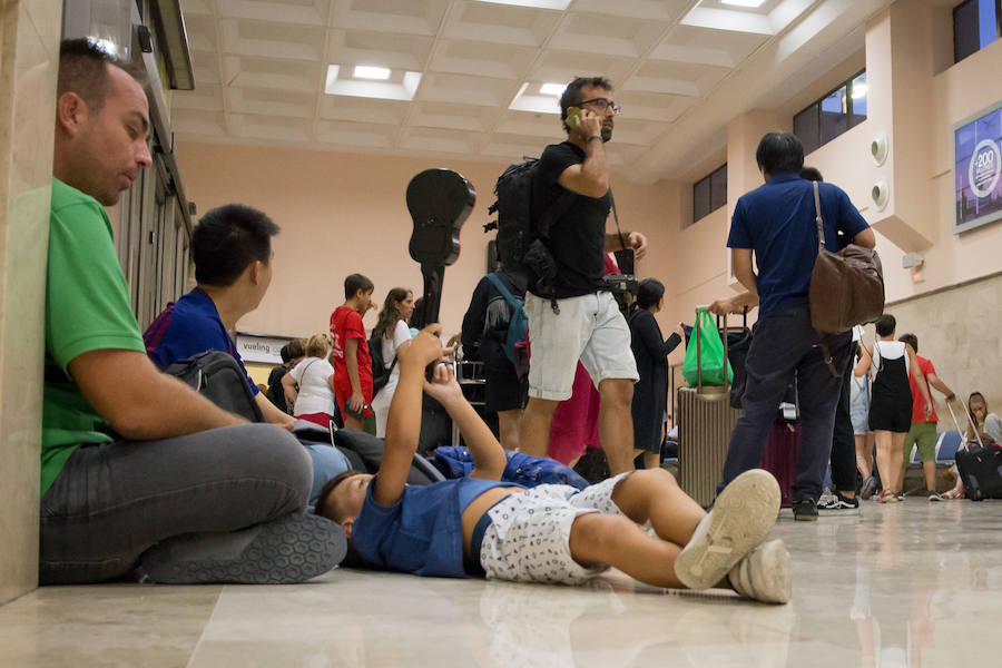 Nuevas incidencias de la compañá aérea en un verano plagado de reclamaciones por vuelos cancelados