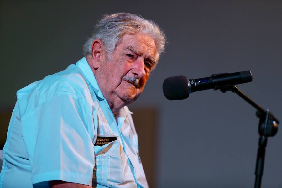 El expresidente de Uruguay ha recogido este premio que se le ha otorgado por representar la expresión «más genuina» de lo mejor del ser humano y de la política «hecha poesía»