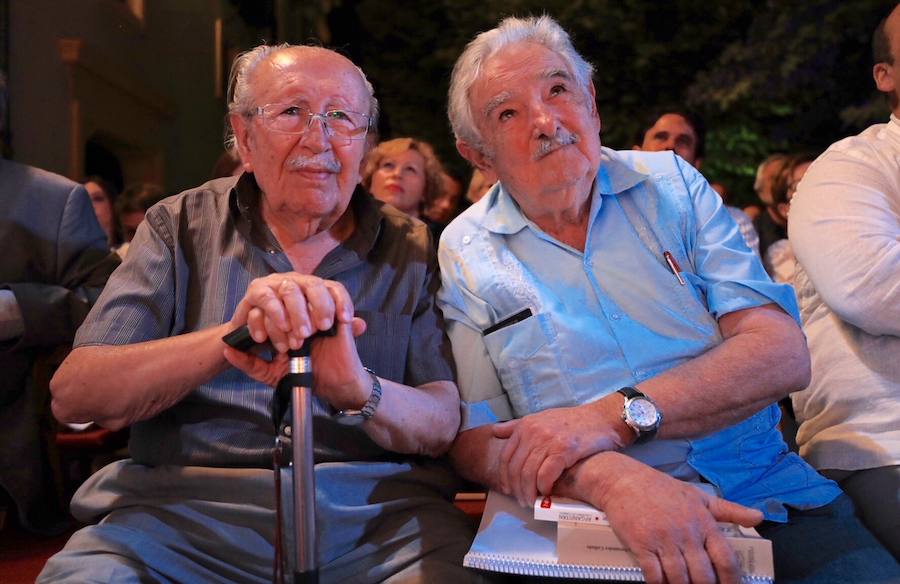 El expresidente de Uruguay ha recogido este premio que se le ha otorgado por representar la expresión «más genuina» de lo mejor del ser humano y de la política «hecha poesía»