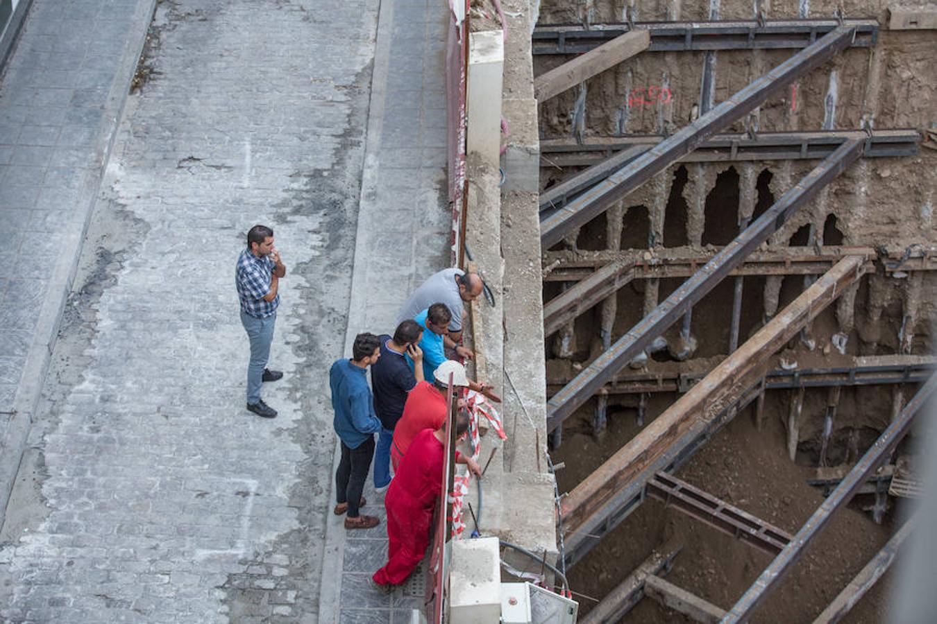 Fotos: Las imágenes de los dos edificios desalojados en Granada por riesgo de derrumbe en las obras del antiguo Hotel Montecarlo