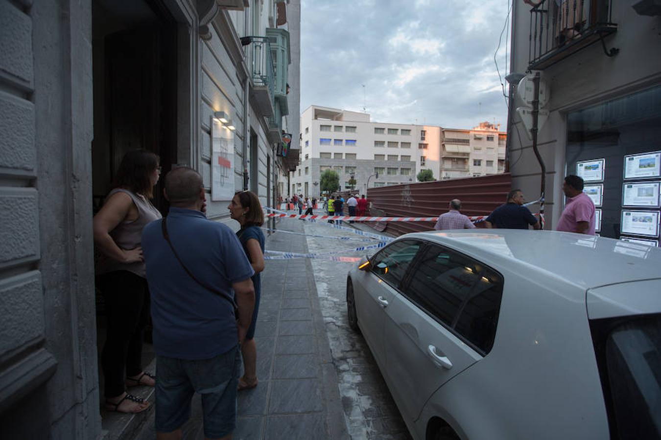 Fotos: Las imágenes de los dos edificios desalojados en Granada por riesgo de derrumbe en las obras del antiguo Hotel Montecarlo