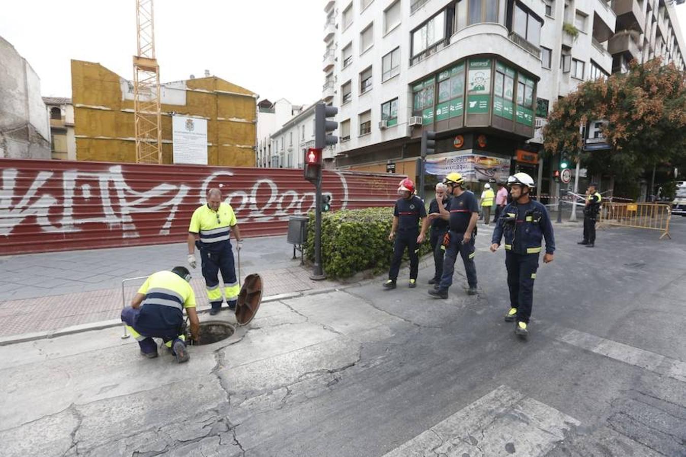 Fotos: Las imágenes de los dos edificios desalojados en Granada por riesgo de derrumbe en las obras del antiguo Hotel Montecarlo