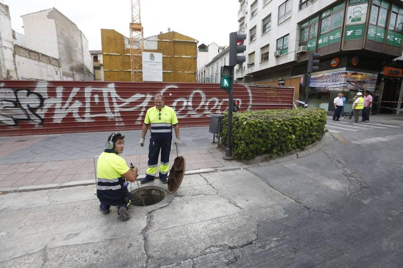 Fotos: Las imágenes de los dos edificios desalojados en Granada por riesgo de derrumbe en las obras del antiguo Hotel Montecarlo