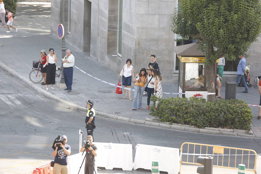 Así están los trabajos que ayer mantuvieron en vilo a vecinos y transeúntes en Puerta Real