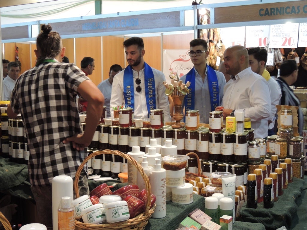 La XXXV Feria de Muestras del Parque Natural de Sierra Mágina alcanza el ecuador con gran afluencia de público y diversas actividades paralelas 