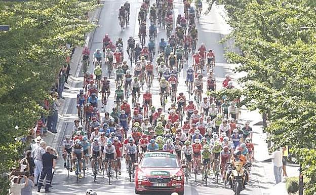 La Vuelta abandona Granada