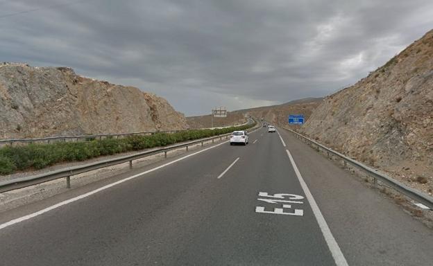Fomento encarga redactar el proyecto que dotará a la A-7 de tres carriles entre Roquetas y Almería 