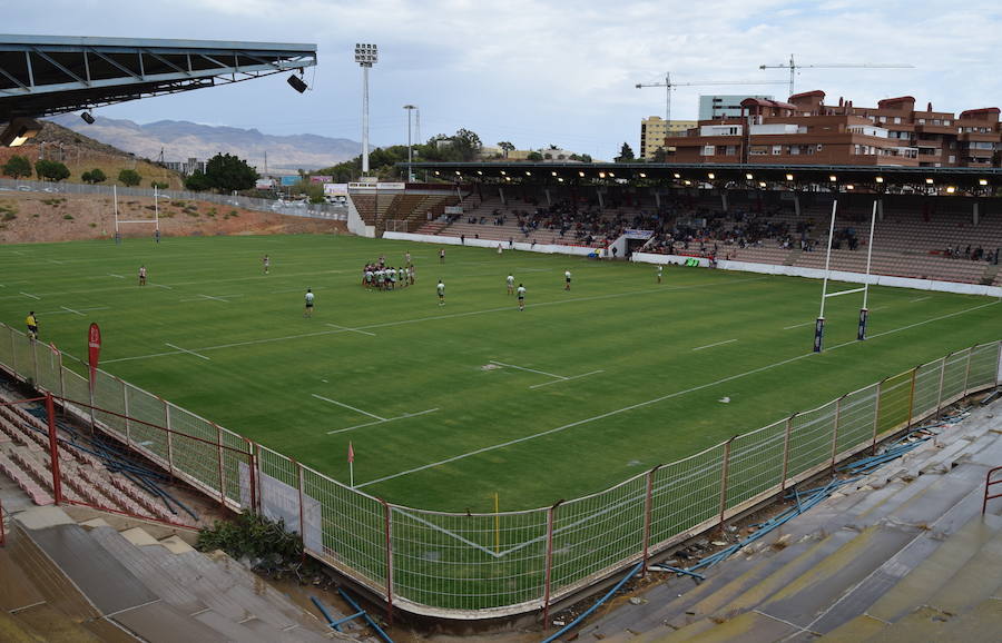 El estadio almeriense reabre su historia transformado en un campo para el disfrute del rugby