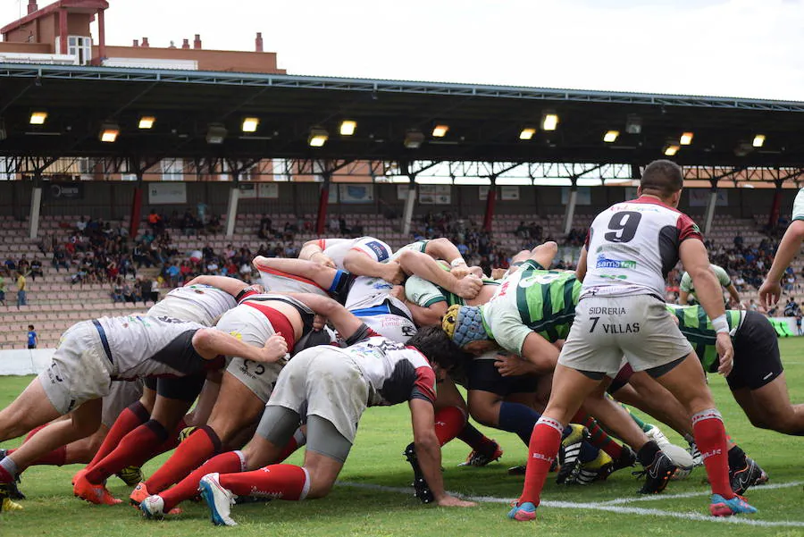 El estadio almeriense reabre su historia transformado en un campo para el disfrute del rugby