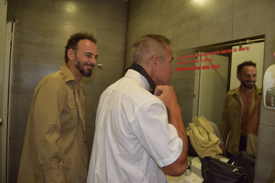 El conjunto blanquiverde 'ata' los 30 años del rodaje de la mítica película con la treintena del inicio de la aventura de Unicaja Almería en la máxima categoría del voley nacional