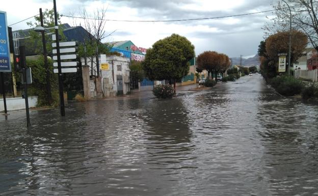 Imagen de las calles de Albolote anegadas.