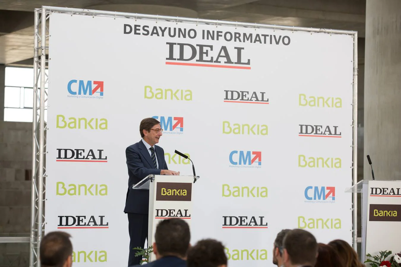 El presidente de Bankia, José Ignacio Goirigolzarri, participa en un desayuno informativo organizado por IDEAL