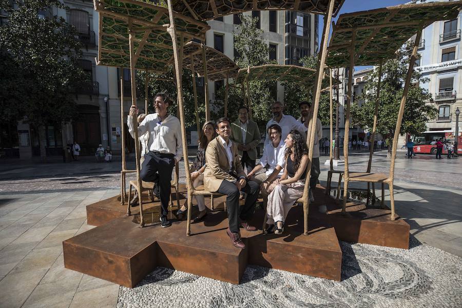 Hasta final de mes, la ciudad se convierte en una gran sala de exposición que acoge las obras de los artistas reunidos por Cervezas Alhambra