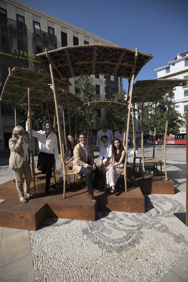 Hasta final de mes, la ciudad se convierte en una gran sala de exposición que acoge las obras de los artistas reunidos por Cervezas Alhambra