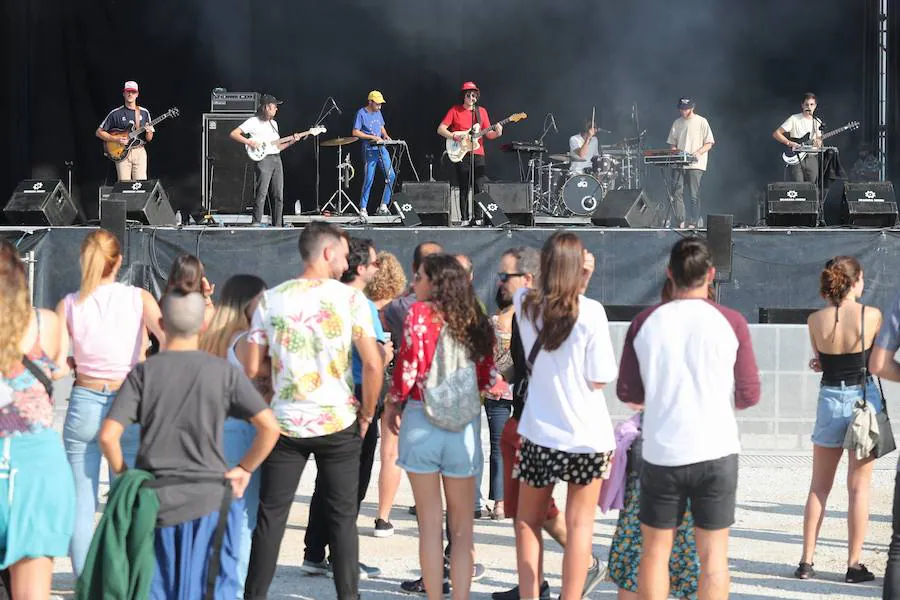 La primera jornada, con conciertos repartidos por toda la ciudad, inundó Granada de música