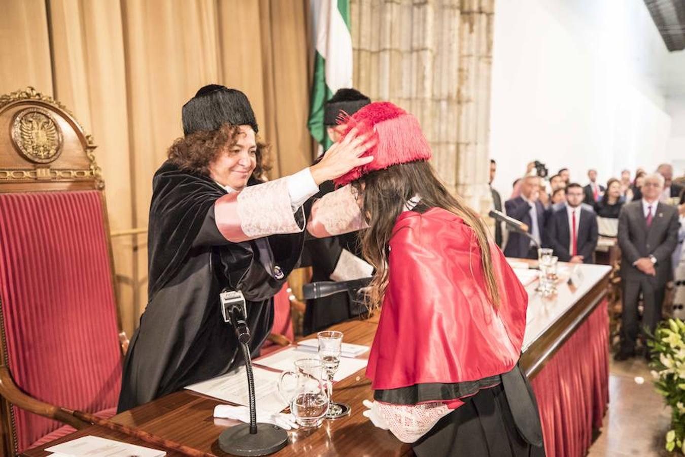 Fotos: La procesión de profesores y estudiantes abre el curso en la UGR