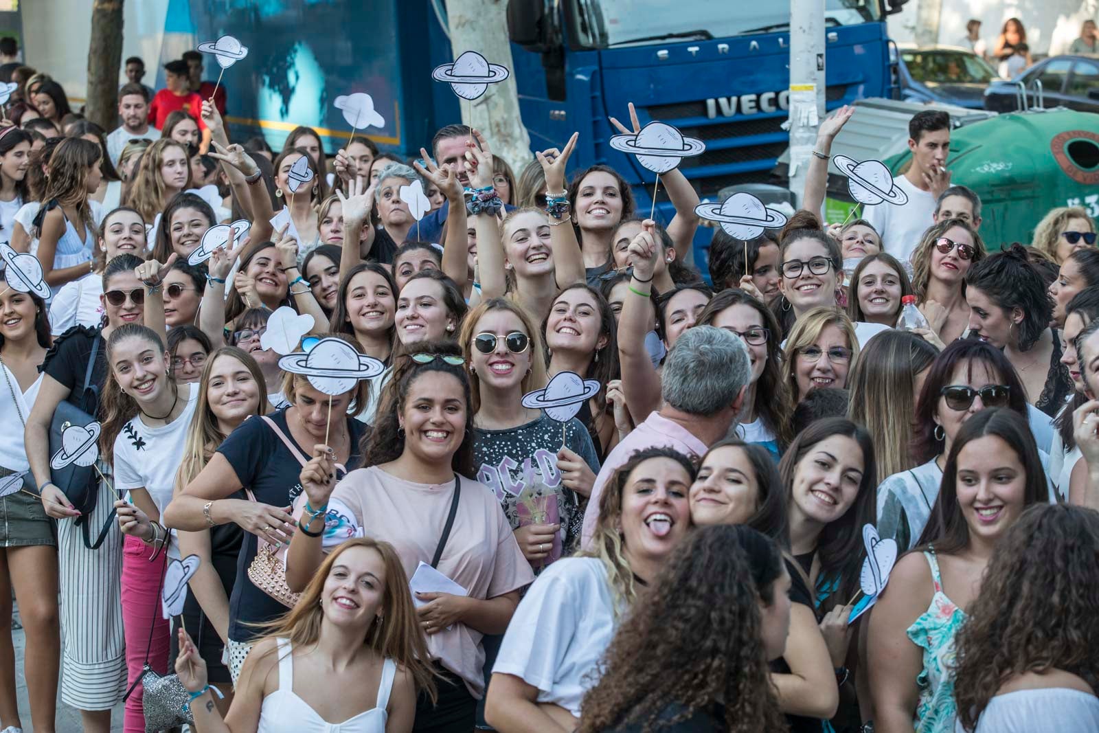 Colas interminables para acceder al concierto del cantante malagueño