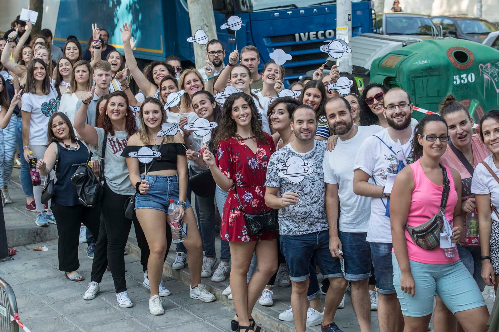 Colas interminables para acceder al concierto del cantante malagueño