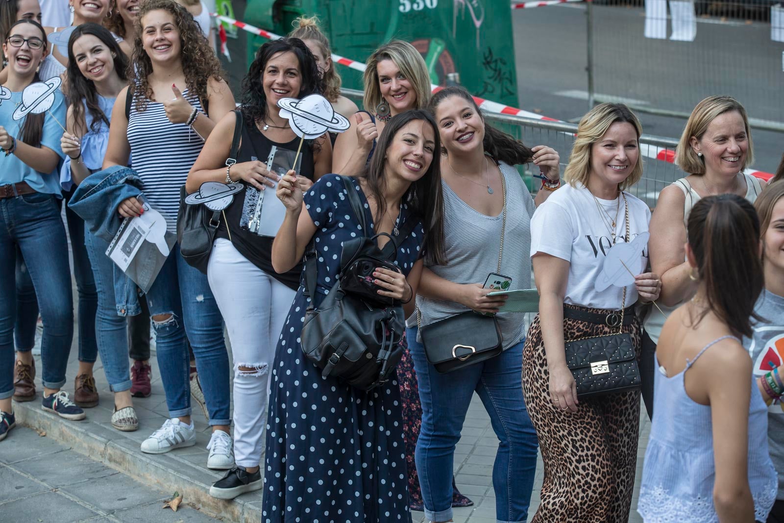 Colas interminables para acceder al concierto del cantante malagueño