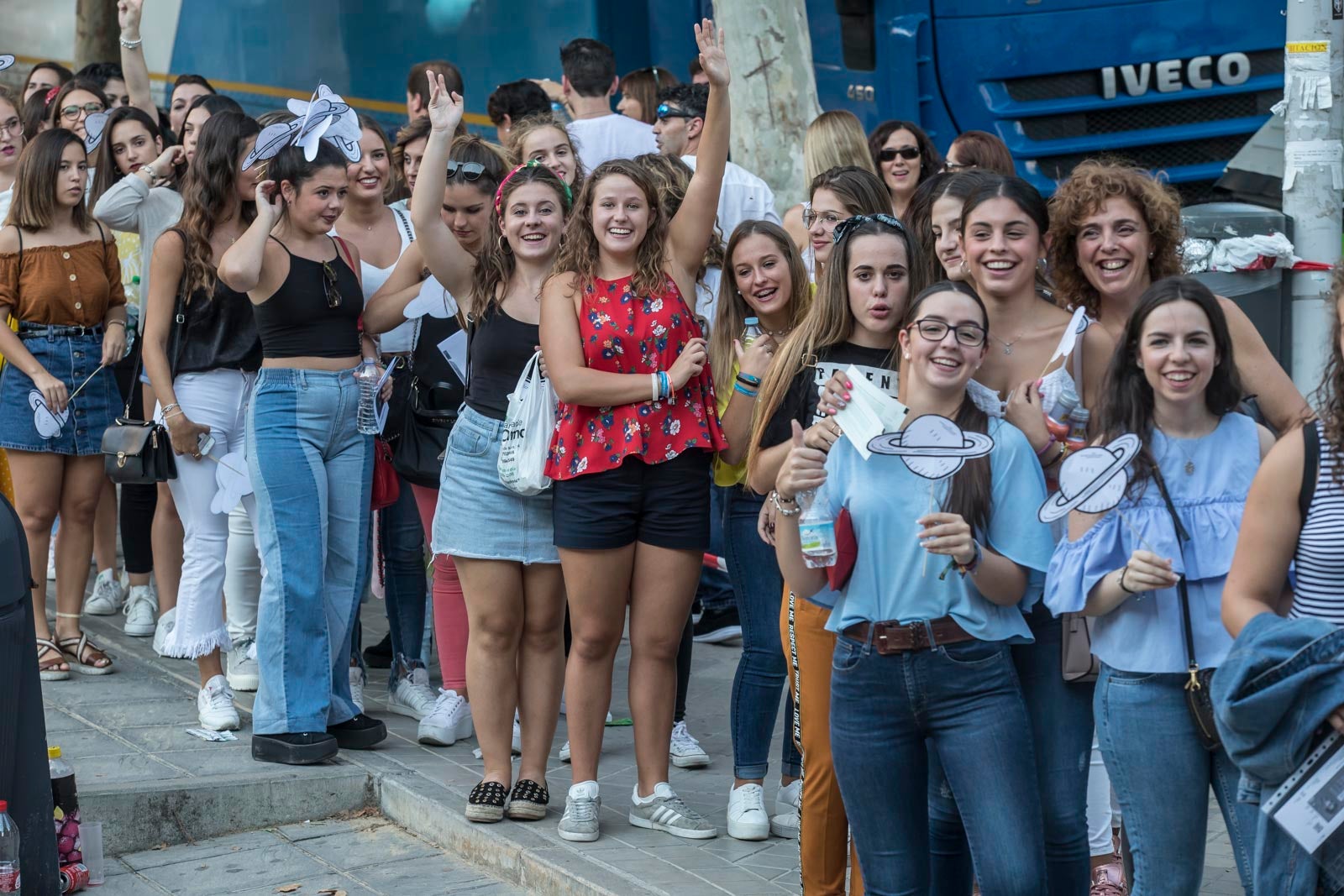 Colas interminables para acceder al concierto del cantante malagueño