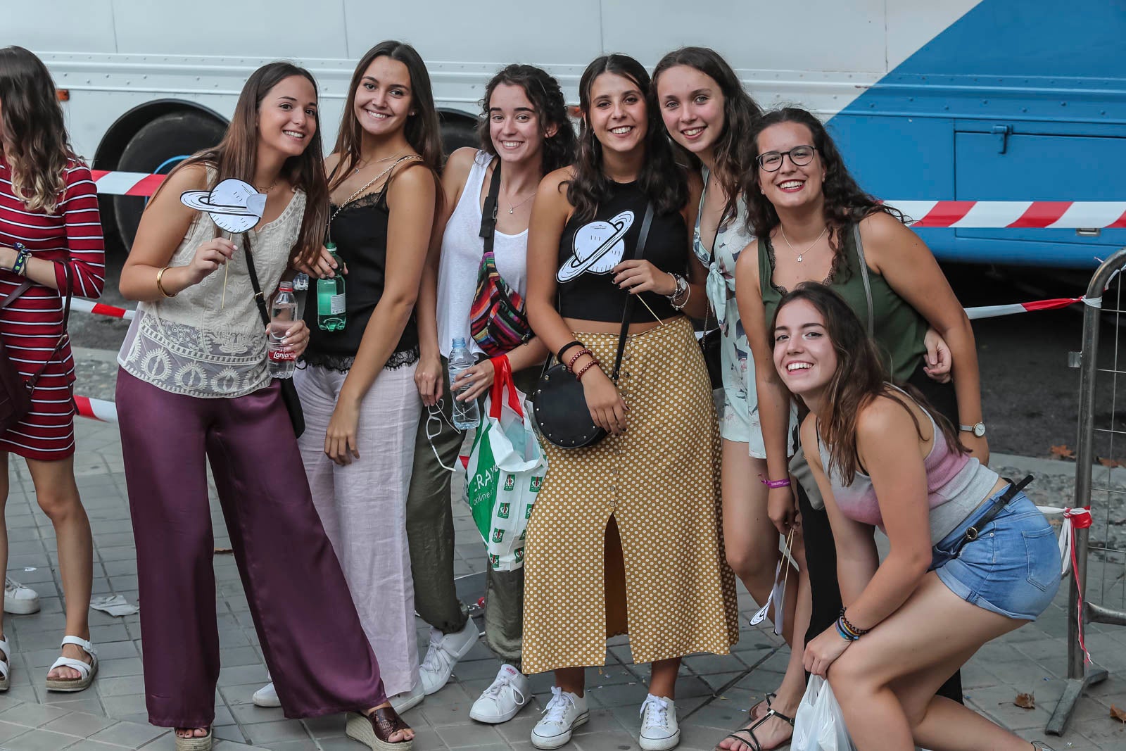 Colas interminables para acceder al concierto del cantante malagueño