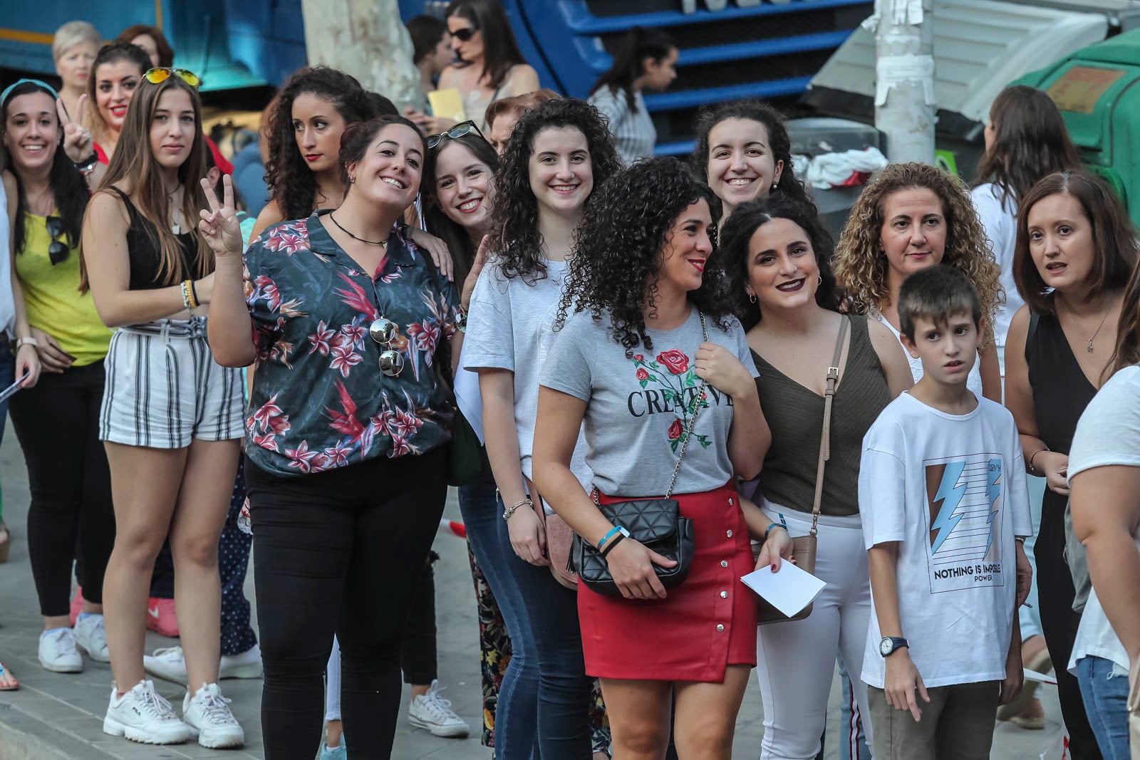 Colas interminables para acceder al concierto del cantante malagueño