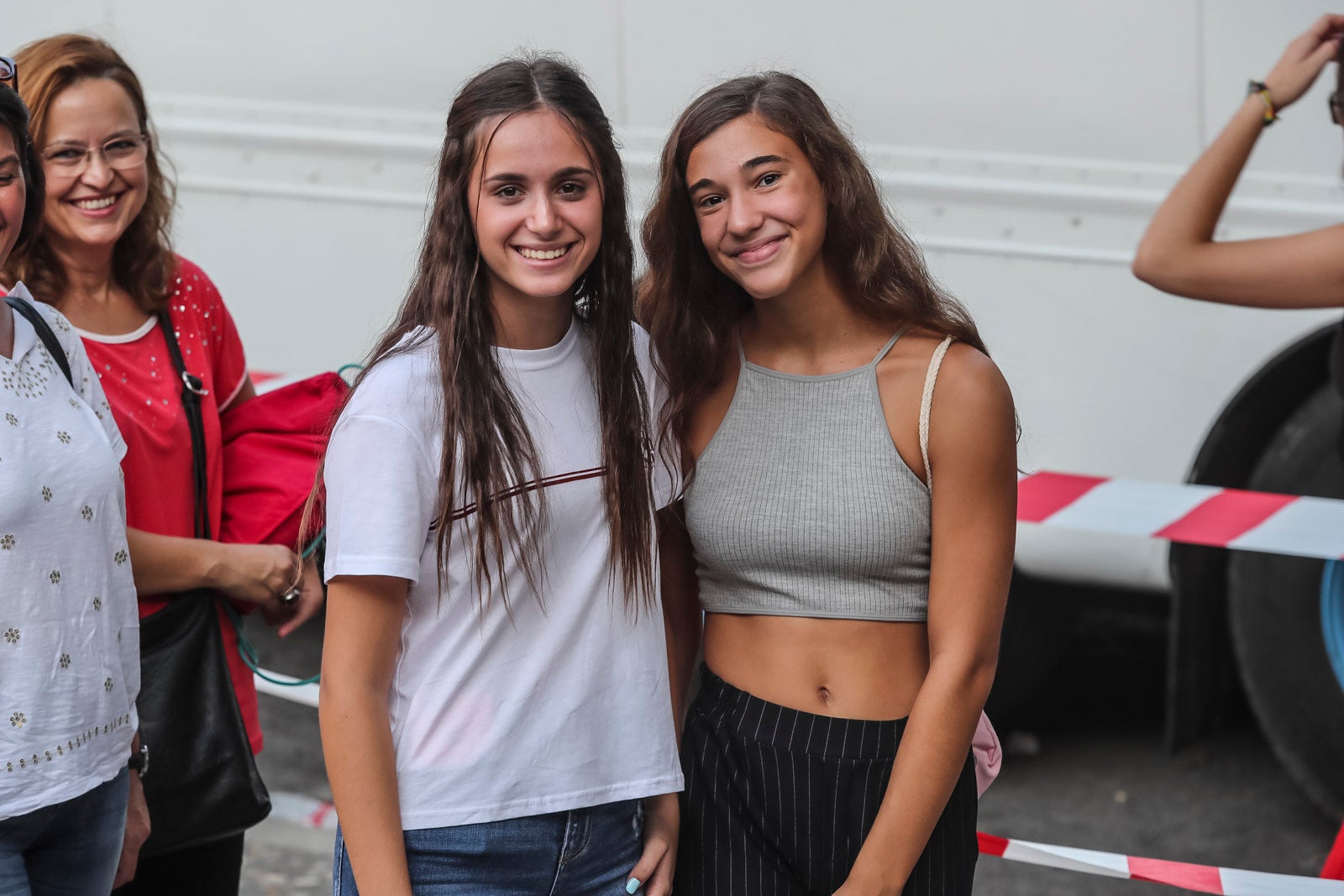 Colas interminables para acceder al concierto del cantante malagueño