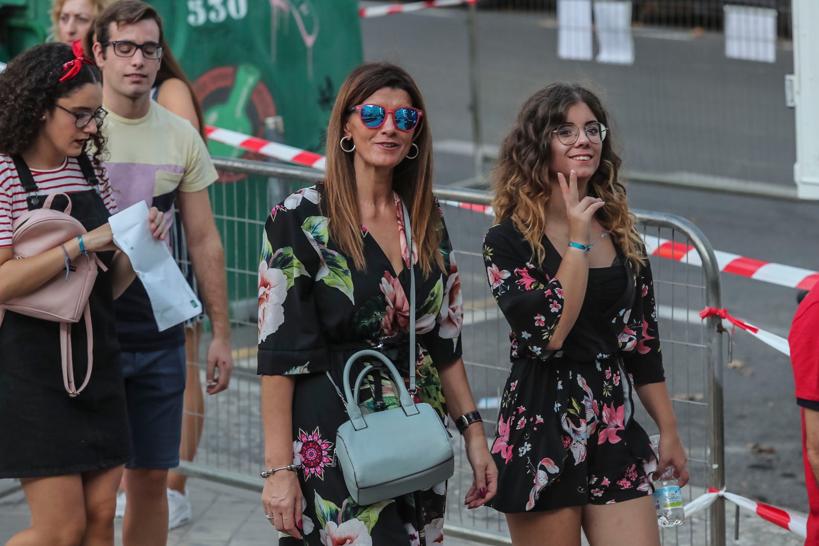 Colas interminables para acceder al concierto del cantante malagueño