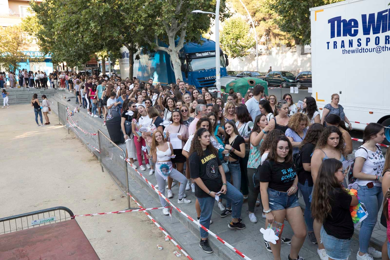 Colas interminables para acceder al concierto del cantante malagueño
