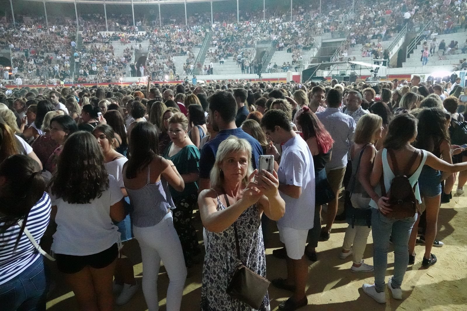 Promento Tour ha sido un éxito a su paso por la ciudad, lleno de nuevo en la Plaza de Toros.