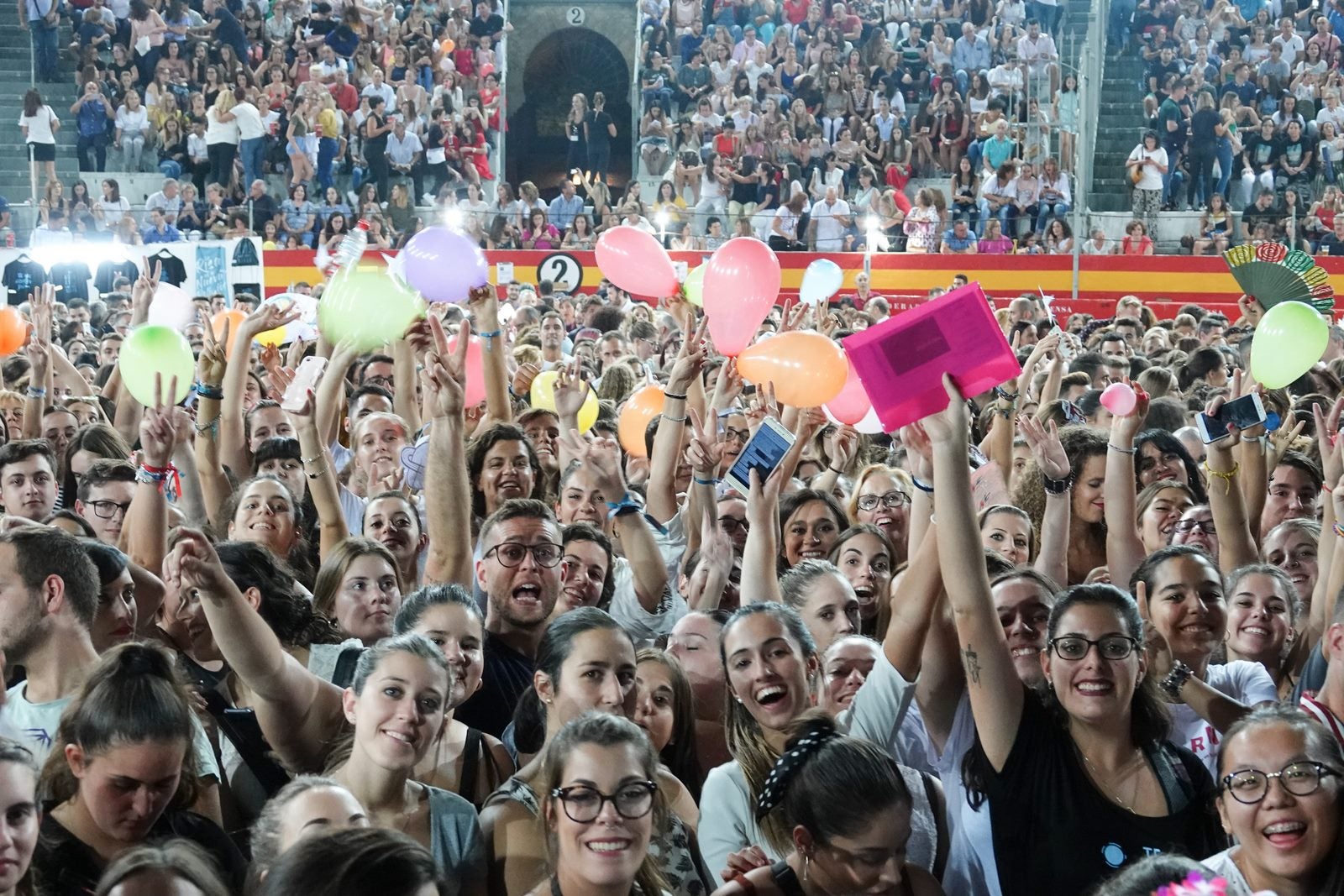 Promento Tour ha sido un éxito a su paso por la ciudad, lleno de nuevo en la Plaza de Toros.