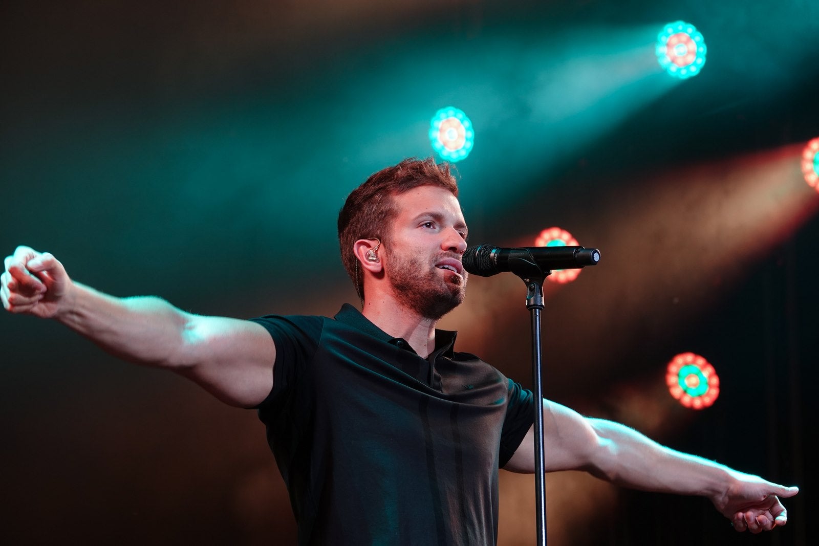 Promento Tour ha sido un éxito a su paso por la ciudad, lleno de nuevo en la Plaza de Toros.