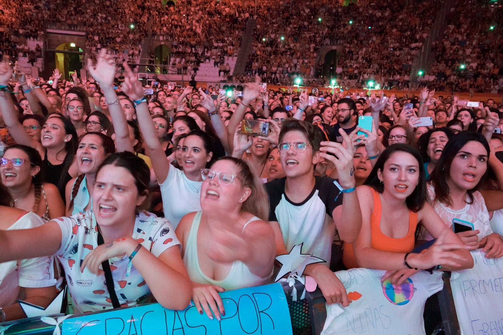 Promento Tour ha sido un éxito a su paso por la ciudad, lleno de nuevo en la Plaza de Toros.