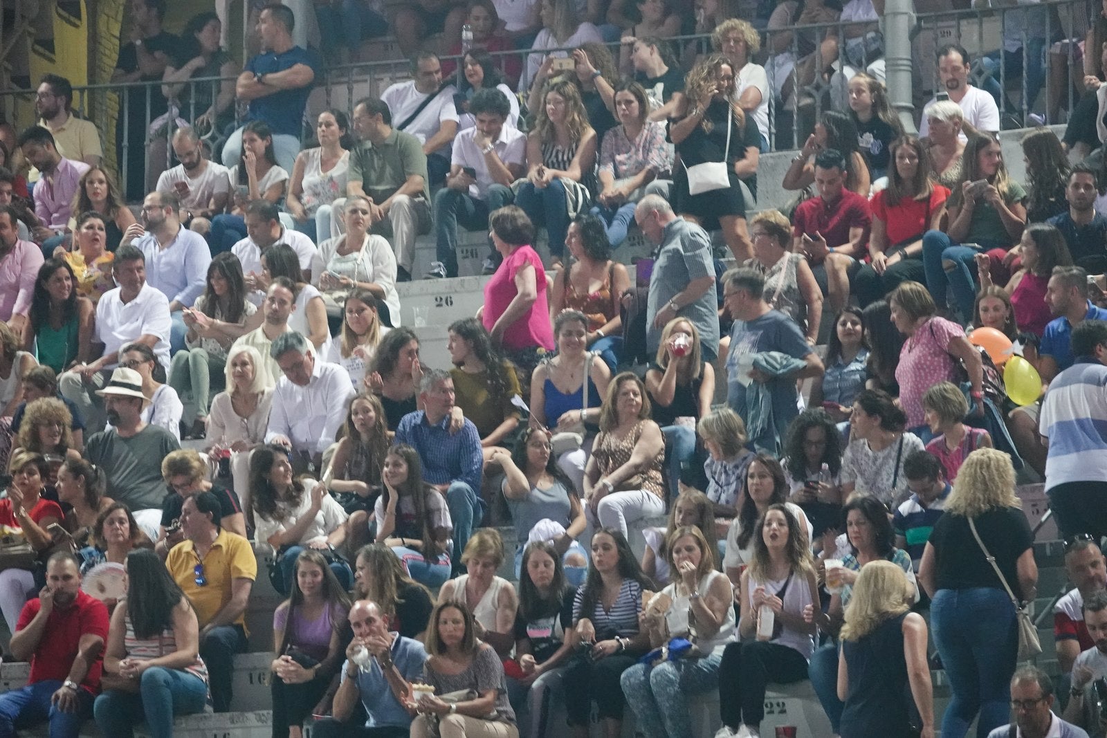 Promento Tour ha sido un éxito a su paso por la ciudad, lleno de nuevo en la Plaza de Toros.