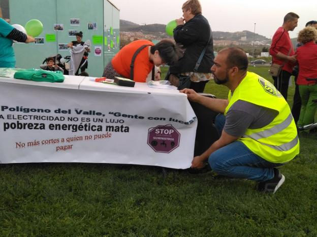 Tomás, afectado por el próximo desahucio, durante un acto de la PAH.