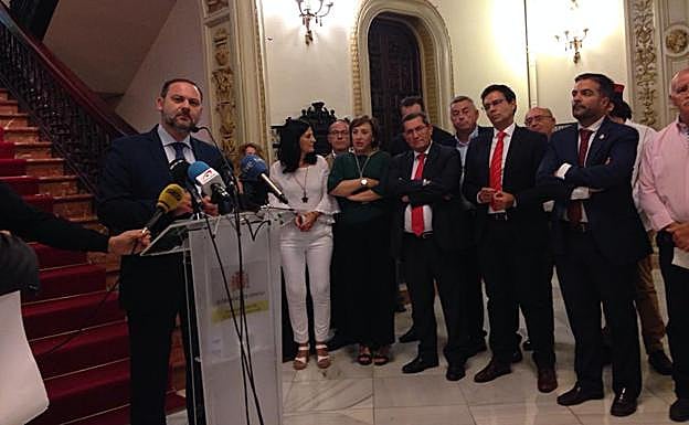 En directo | Ábalos: «En junio de 2019 será la puesta en servicio del AVE a Granada»