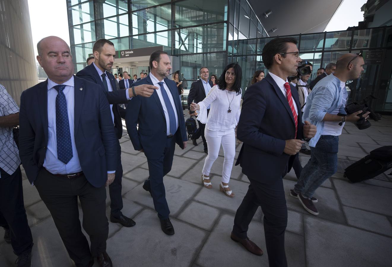 Las autoridades han visitado el nuevo espacio de Andaluces que acogerá a los viajeros del AVE