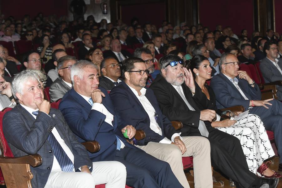 Granada acogió este martes por primera vez la gala de entrega de los Premios Solidarios ONCE, la máxima distinción institucional que otorga la Organización Nacional de Ciegos Españoles en Andalucía a iniciativa de su consejo territorial