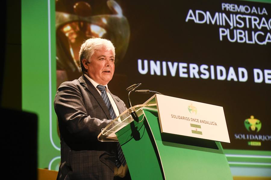 Granada acogió este martes por primera vez la gala de entrega de los Premios Solidarios ONCE, la máxima distinción institucional que otorga la Organización Nacional de Ciegos Españoles en Andalucía a iniciativa de su consejo territorial