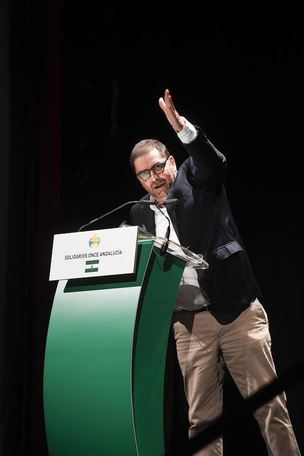 Granada acogió este martes por primera vez la gala de entrega de los Premios Solidarios ONCE, la máxima distinción institucional que otorga la Organización Nacional de Ciegos Españoles en Andalucía a iniciativa de su consejo territorial