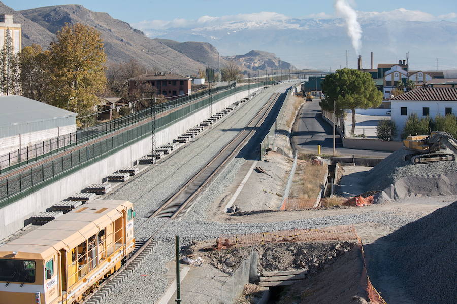 21/11/2015: Obras de construcción del AVE de Granada a su paso por Pinos Puente