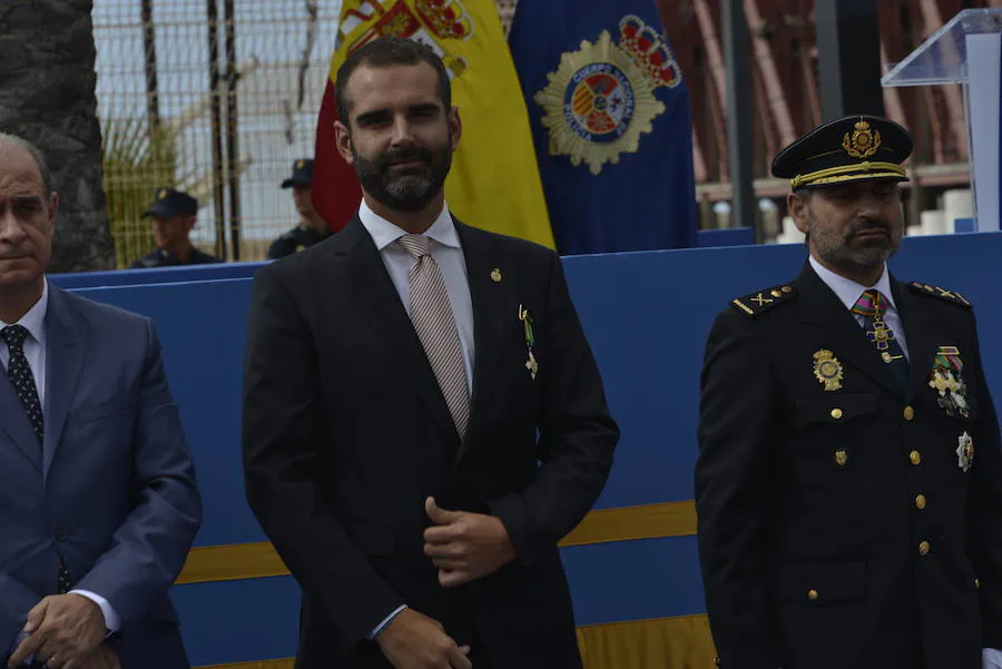 El ministro del Interior, clausura el acto en el Día de los Santos Ángeles Custodios, patronos del cuerpo policial