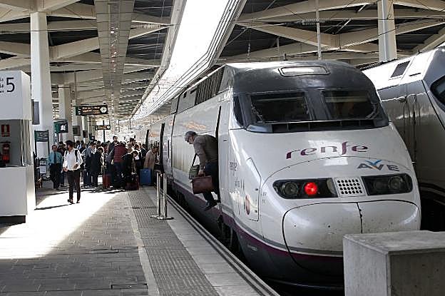 Trabajos nocturnos.No se cortó el tráfico convencional durante los diez meses que duraron los trabajos de verificación.