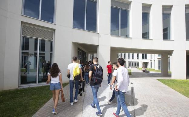 La UGR suma 79 nuevos profesores en el último lustro y se coloca en 3.621