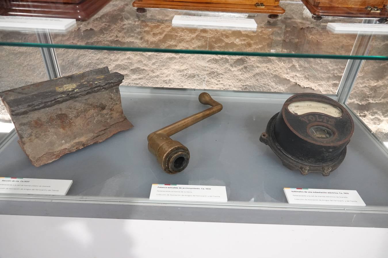 La sala de exposiciones situada en la estación del metro de Alcázar Genil alberga una nueva muestra 